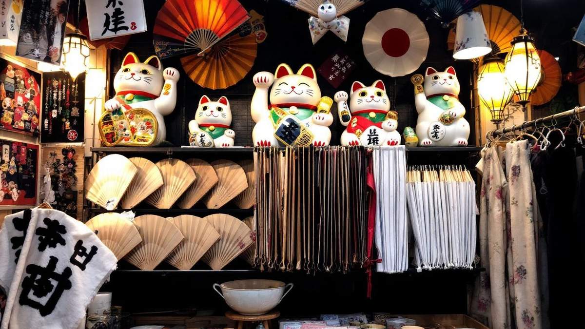 The Best Japanese Souvenirs: What to Buy and Where